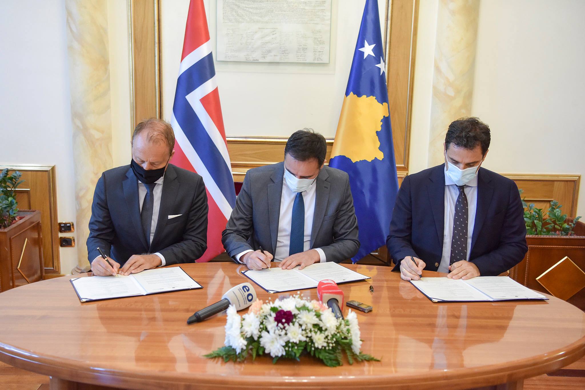 Grupi për Ballkan nënshkruan Memorandum Mirëkuptimi me Kuvendin e Kosovës dhe Ambasadën e Mbretërisë së Norvegjisë