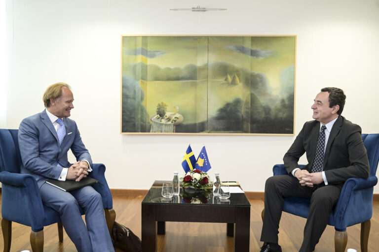Kryeministri Kurti mirëpriti Ambasadorin e Suedisë në Kosovë, Jonas Westerlund